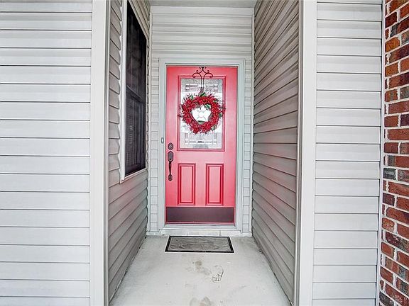 3rd image of 736 Deerhurst Dr
