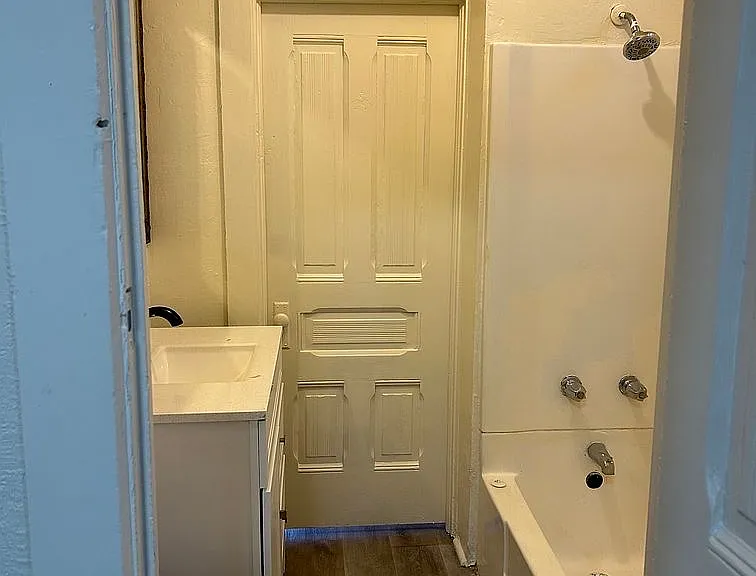 484 Van Buren St #1 — Photo 9