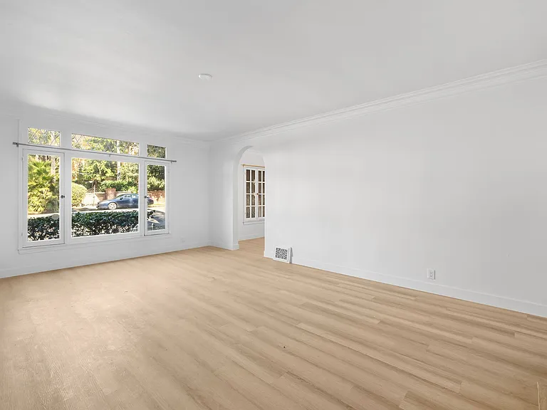 7414 Hollywood Blvd — Photo 9