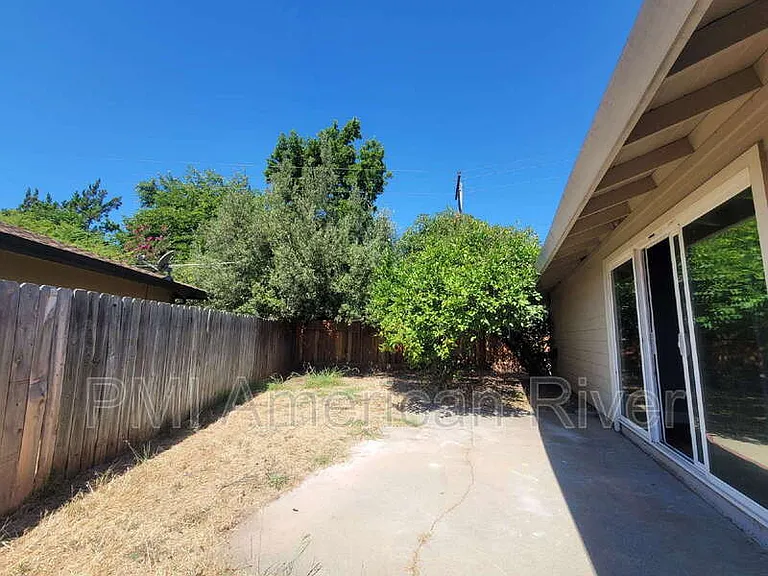 1321 Oak Terrace Ct — Photo 13