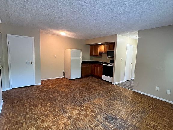 3rd image of 1625 Asmann Ave APT 3