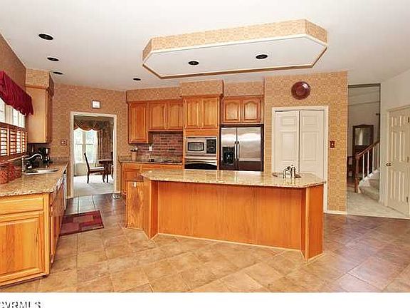 4th image of 12528 Amershire Ln