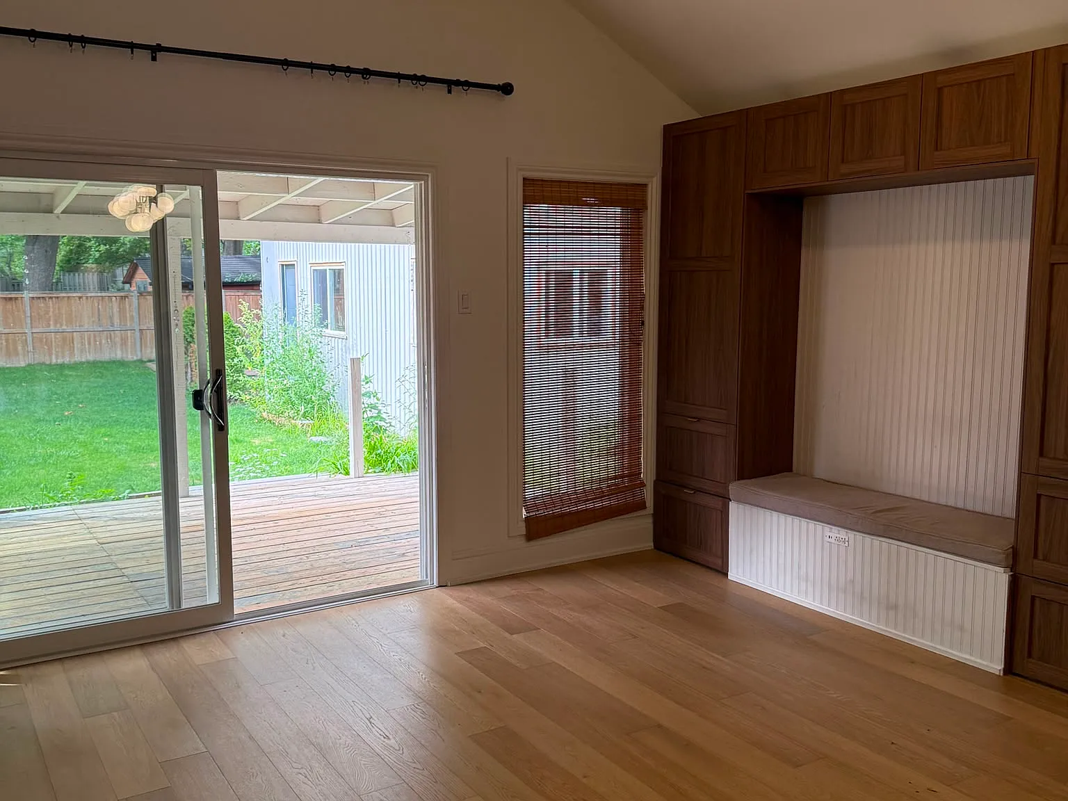 2 bed, 1.5 bath, 1100 sqft, $3,200 — Photo 3