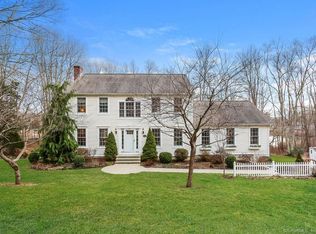 69 Johnson Pond Ln, Westbrook, CT 06498