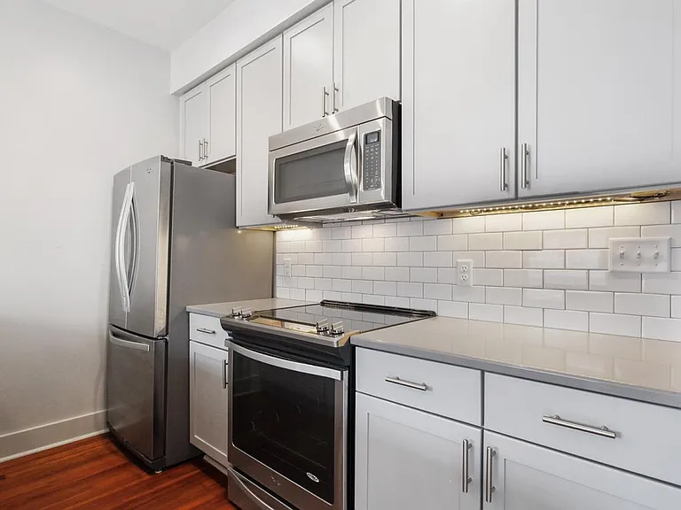 108 W Broughton St #3F — Photo 8