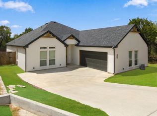 4822 Wichita St, Granbury, TX 76048