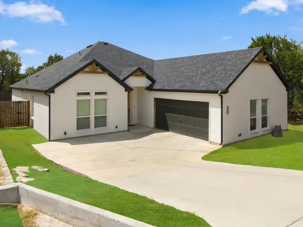 4822 Wichita St, Granbury, TX 76048
