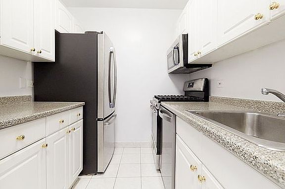 5th image of 345 E 80th St APT 25H