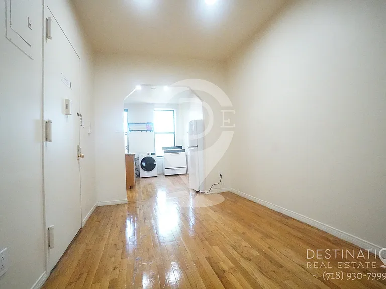 72 Nelson St #2R — Photo 10
