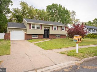 23 Springlane Dr, Blackwood, NJ 08012