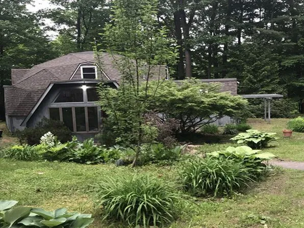 22 Spring Ave, Gloversville, NY 12078