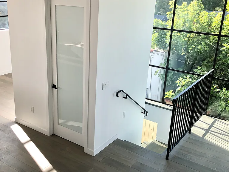 1317 Cabrillo Ave — Photo 3