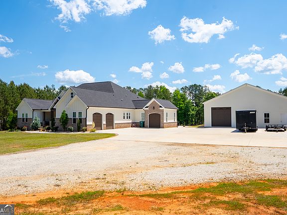 3rd image of 5888 Cobbham Rd