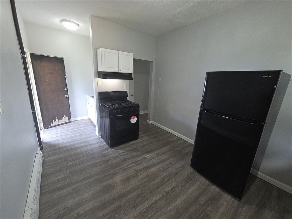 1st image of 14 Abbotsford St #6