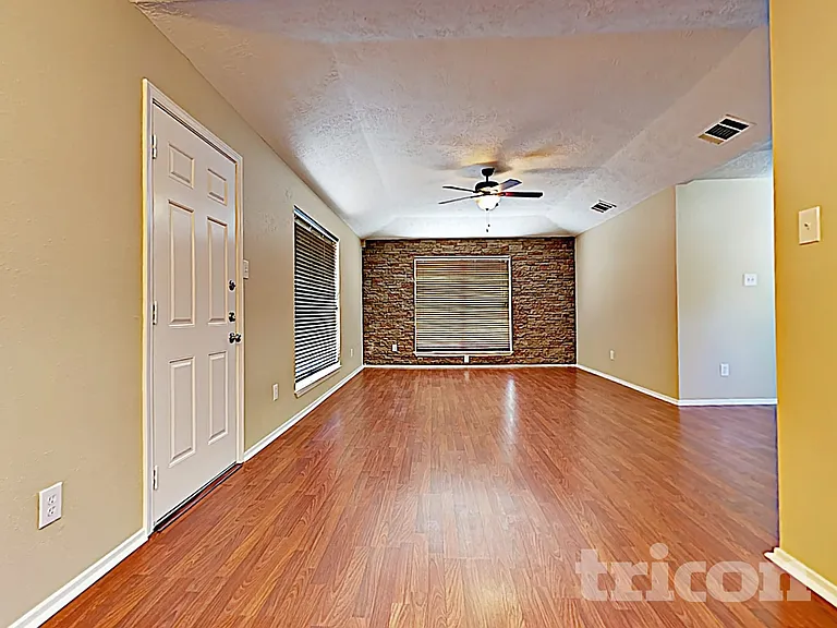 2803 Jeb Stuart Dr — Photo 5