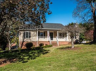 12 Fox Ridge Dr, Granite Falls, NC 28630