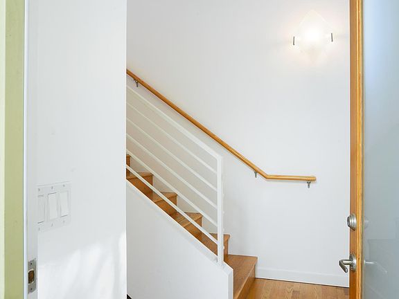 3rd image of 1544 Euclid St Unit 4