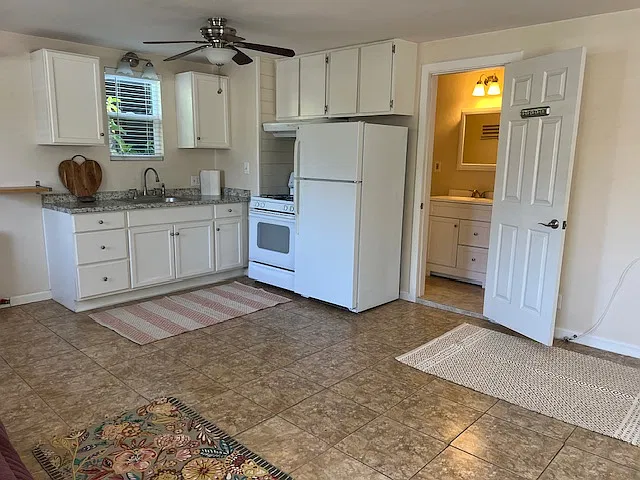 Studio, 400 sqft, $2,200 — Photo 1