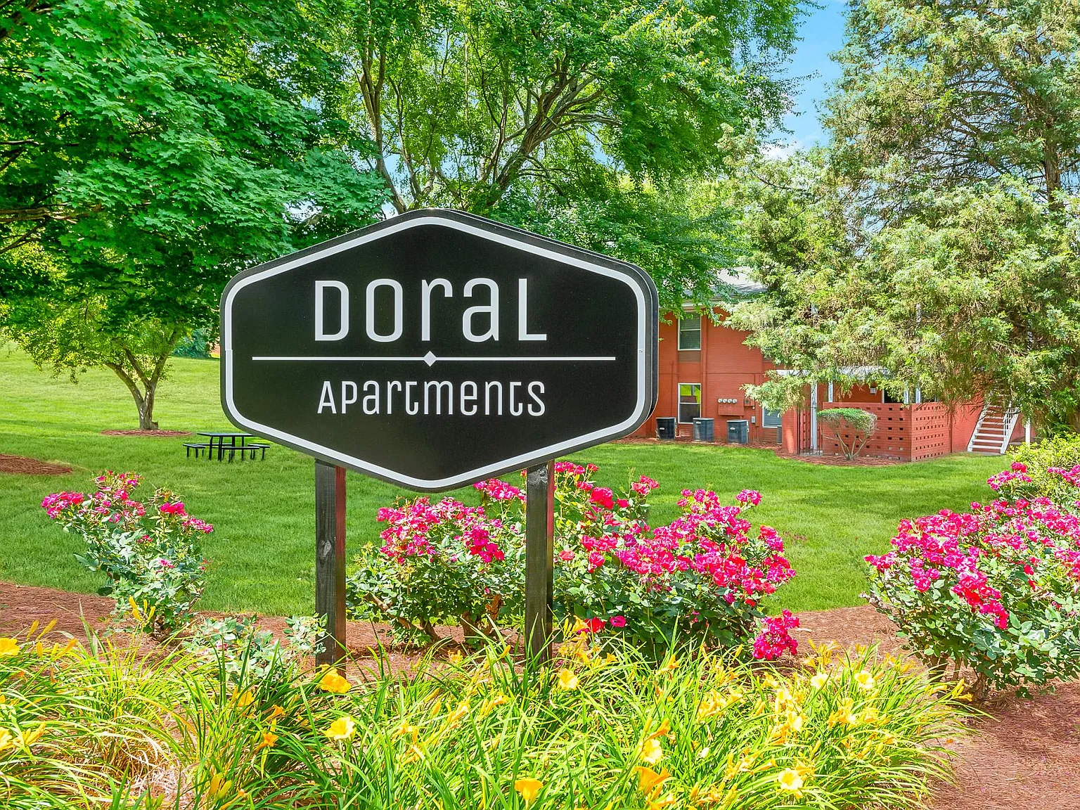 Doral Apartments — Photo 2