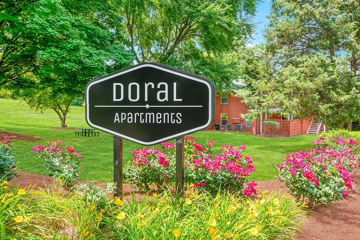 Building Photo - Doral Apartments