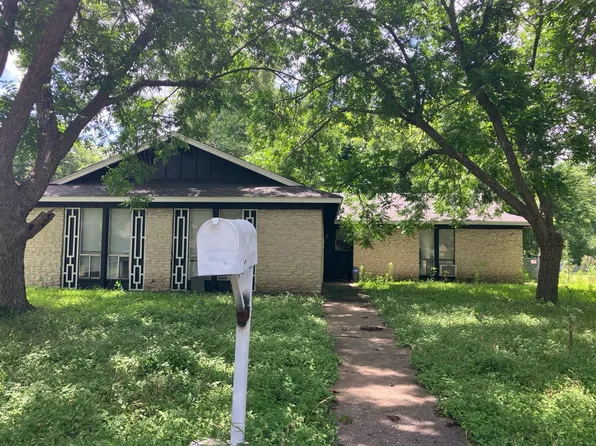 1407 Gilmore St, Taylor, TX 76574
