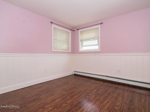 5th image of 169 Berkshire Dr