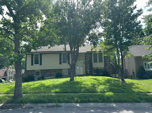 5829 N Norton Ave, Gladstone, MO 64119