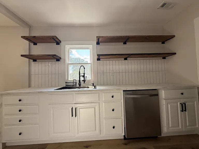 2403 Belden St — Photo 7