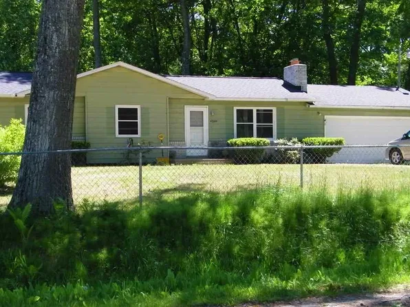 4866 Chippewa Ave, Oscoda, MI 48750