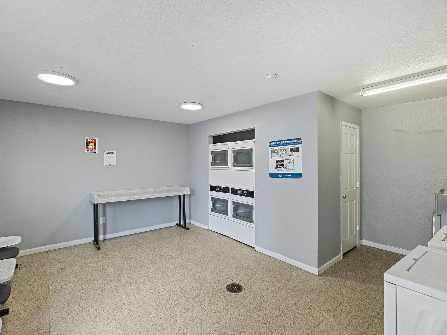 Waverly Apartments — Photo 3