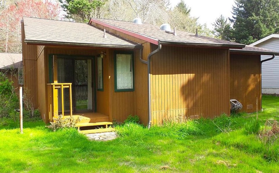 1st image of 865 NW Kimo Ln
