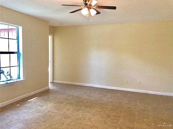 4th image of 210 San Ignacio Ave