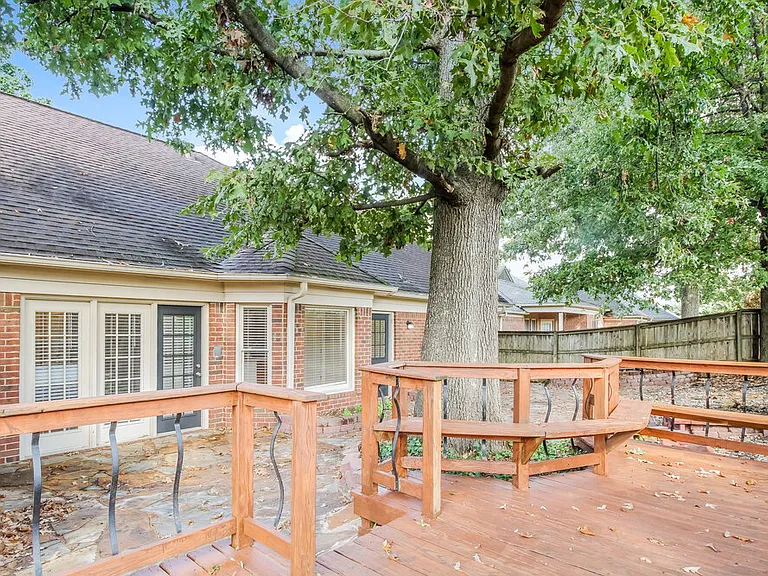 1470 Cider House Ln — Photo 16