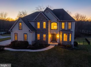 1449 Greenmeadow Dr, York, PA 17408