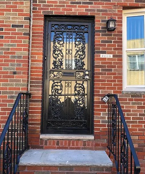 2603 S Alder St — Photo 2