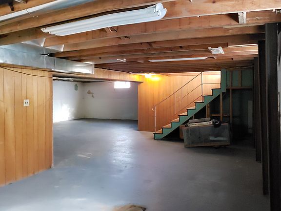 3rd image of 532 W Park St