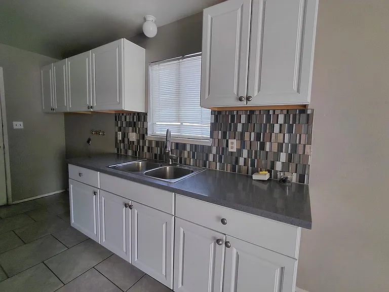111 Greenbriar Townhouse Way — Photo 4