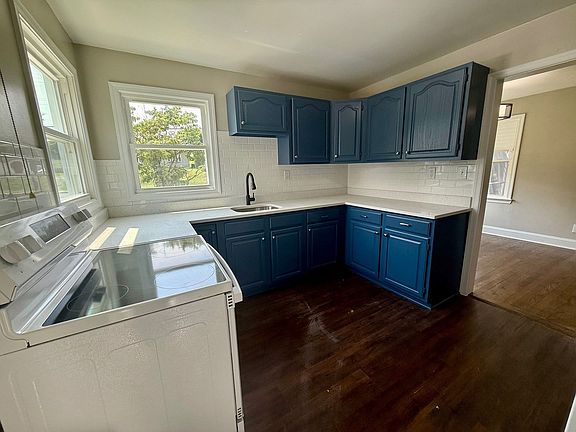 2nd image of 2008 Forest Dr