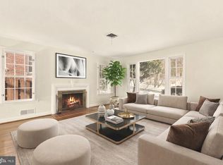 2736 Stephenson Ln NW, Washington, DC 20015