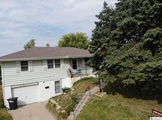 5548 N 61st St, Omaha, NE 68104