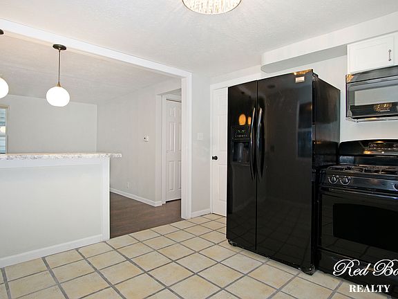5th image of 221 Haney Ave