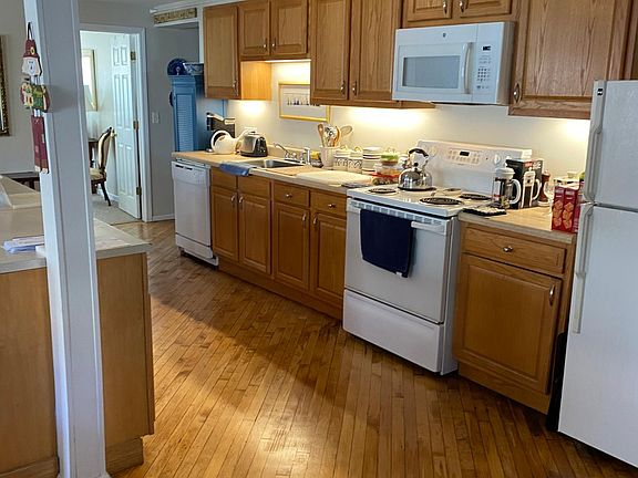 2nd image of 82 Albany St Suite 1