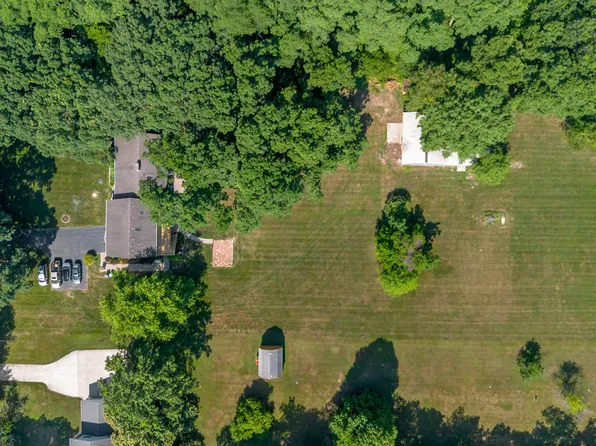 1756 Ransom Rd, Valparaiso, IN 46385