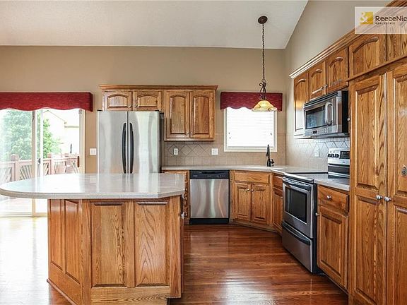 4th image of 7619 W 144th Pl