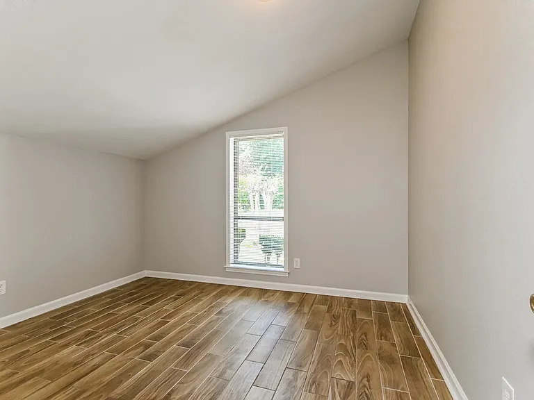 8182 Valley Ridge Trl — Photo 14