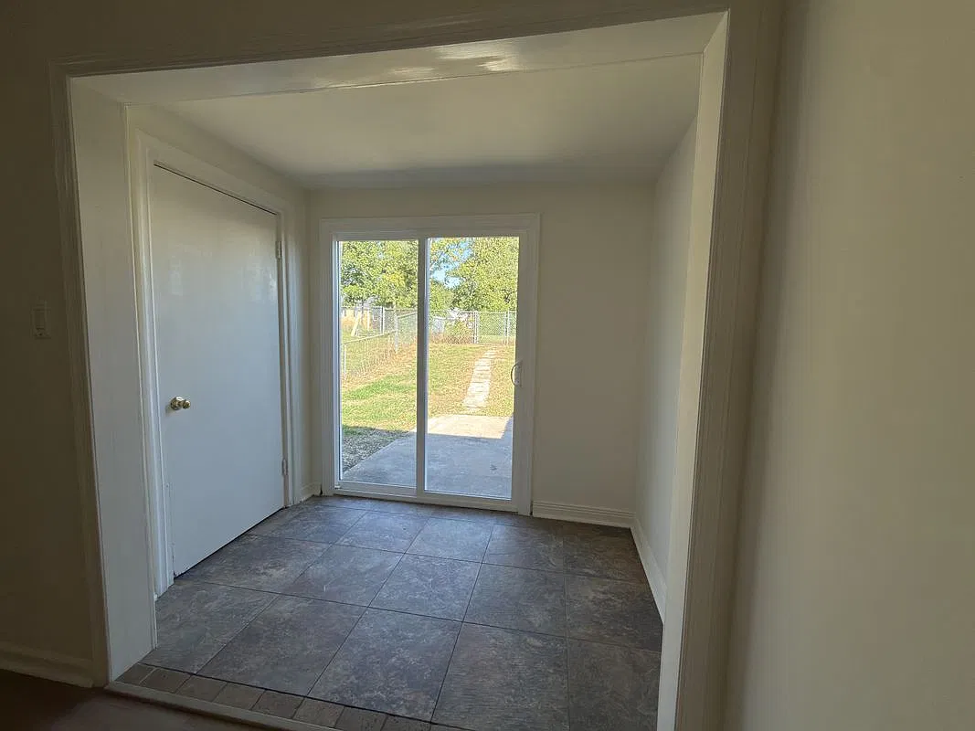 3 bed, 1.5 bath, 1188 sqft, $1,750 — Photo 4