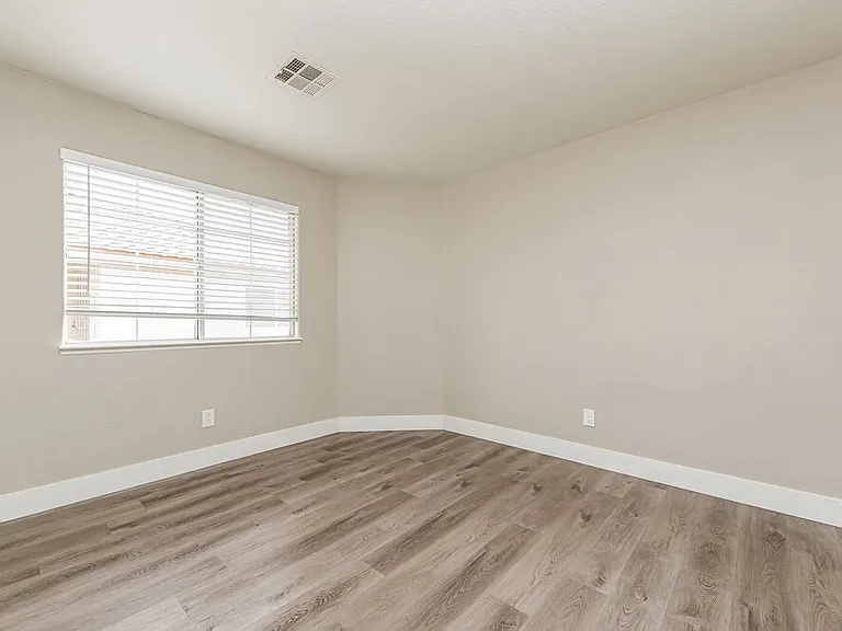 7409 Hickory Hills Dr — Photo 11