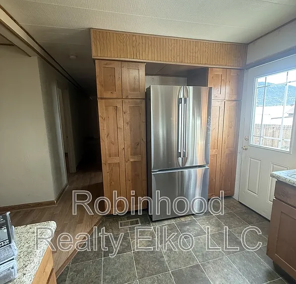 1235 Avenue G — Photo 8