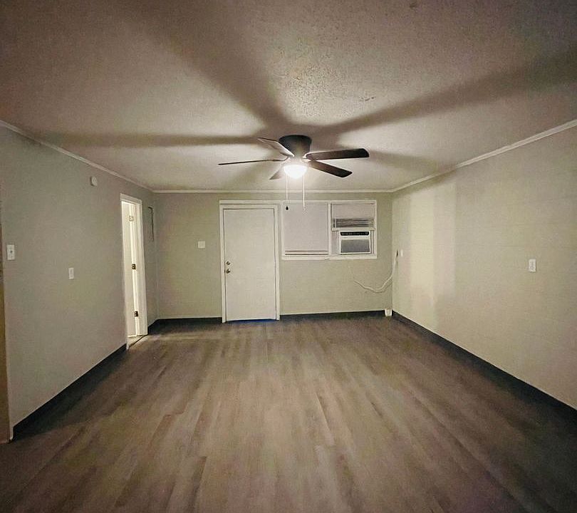 1st image of 210 Martin Ave #12