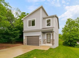 7515 Locust Dr, Kansas City, MO 64152